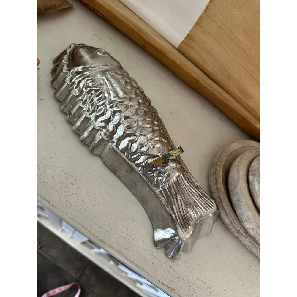 Vintage Aluminum Fish Mold – Large 12